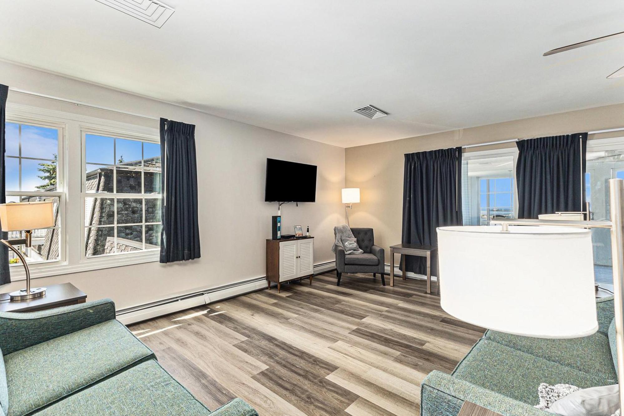 Snyders Shoreline Inn Ludington Dış mekan fotoğraf