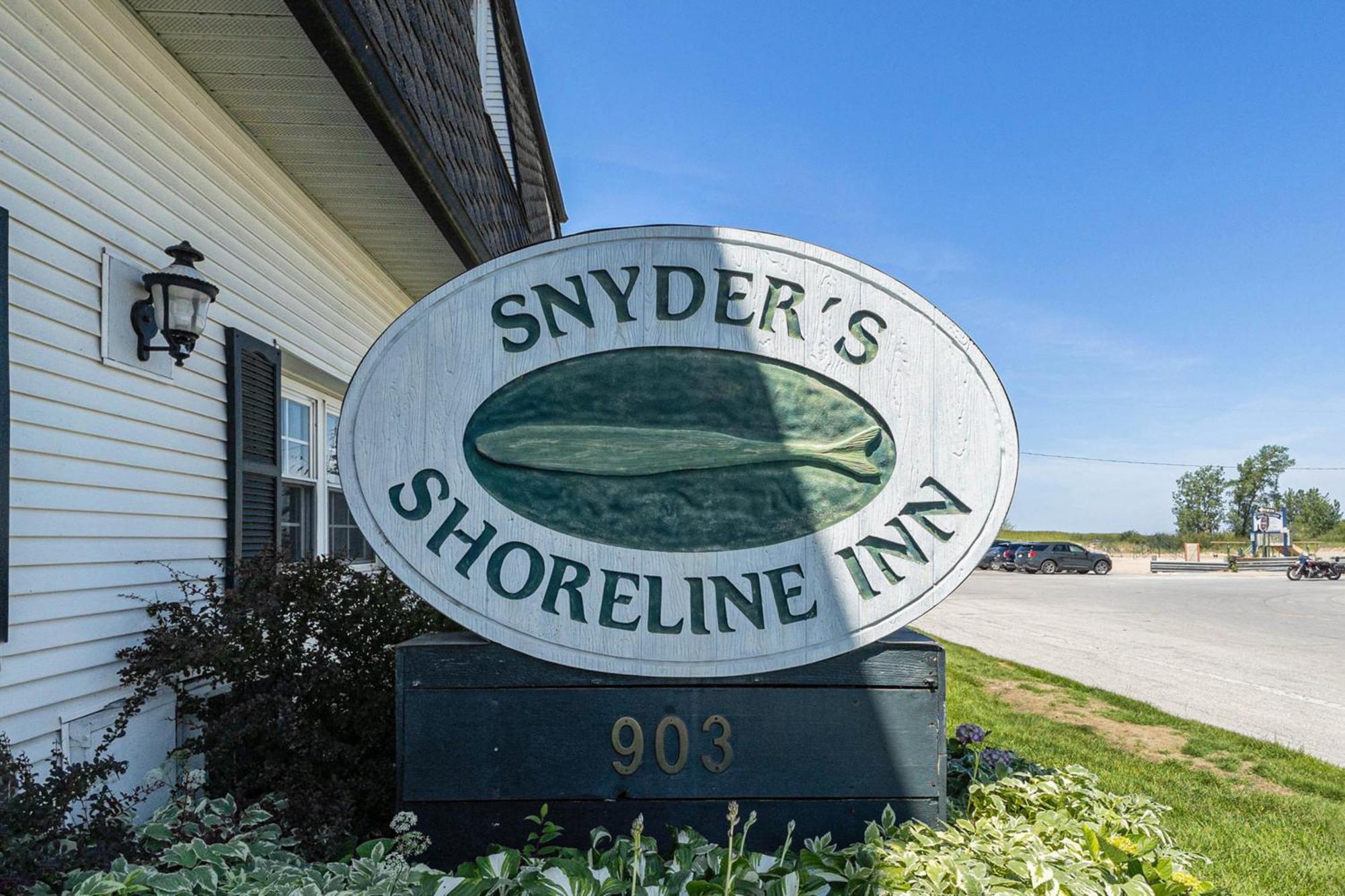 Snyders Shoreline Inn Ludington Dış mekan fotoğraf