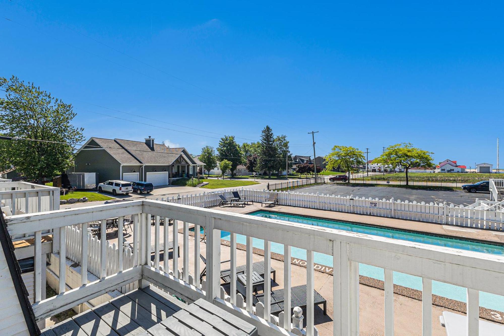 Snyders Shoreline Inn Ludington Dış mekan fotoğraf