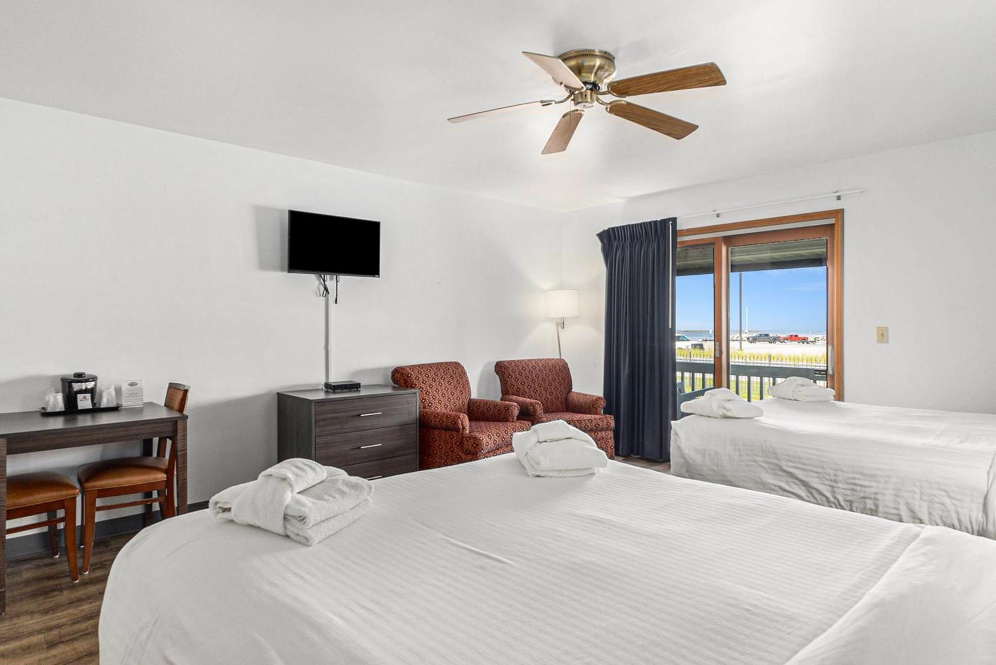Snyders Shoreline Inn Ludington Dış mekan fotoğraf