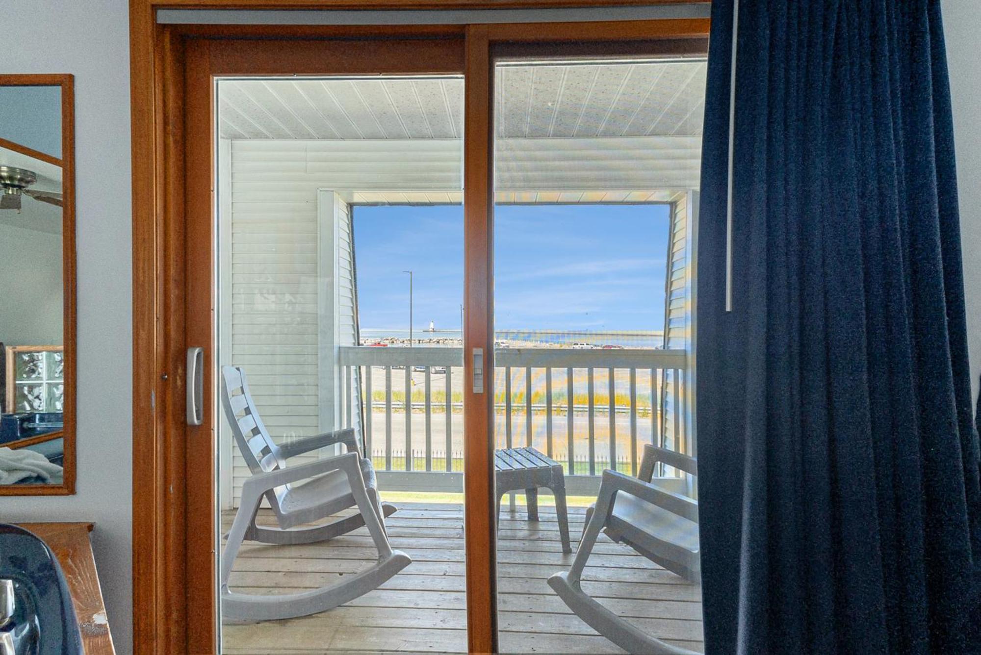 Snyders Shoreline Inn Ludington Dış mekan fotoğraf