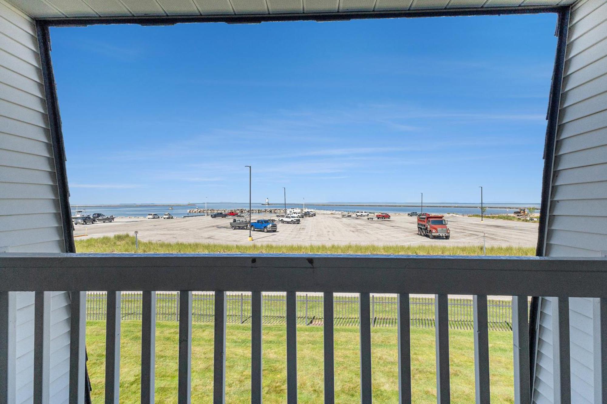 Snyders Shoreline Inn Ludington Dış mekan fotoğraf